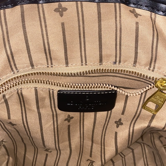 can someone help me authentic this bag DO NOT BUY - Picture 2 of 4